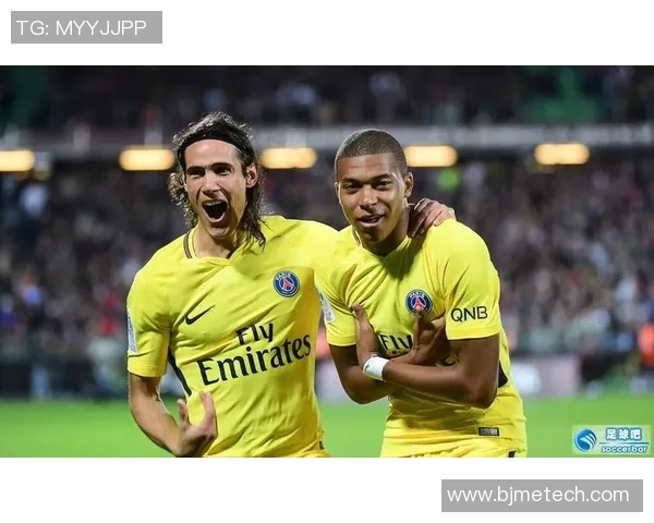 全球足球巨星齐聚一堂共襄盛举精彩瞬间尽在天下足球明星大合照