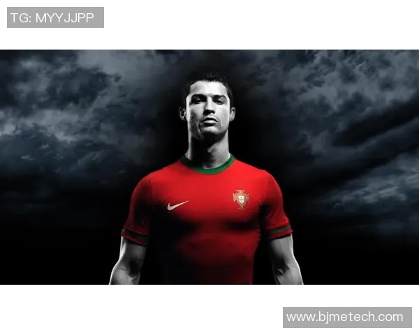 足球明星壁纸拼接图集尽显球场魅力与风采让你随时感受足球激情与荣耀