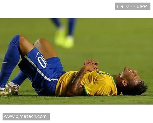 内马尔本赛季第五次受伤巴黎欧冠之路再添隐忧 内马尔本赛季第五次受伤巴黎欧冠之路再添隐忧